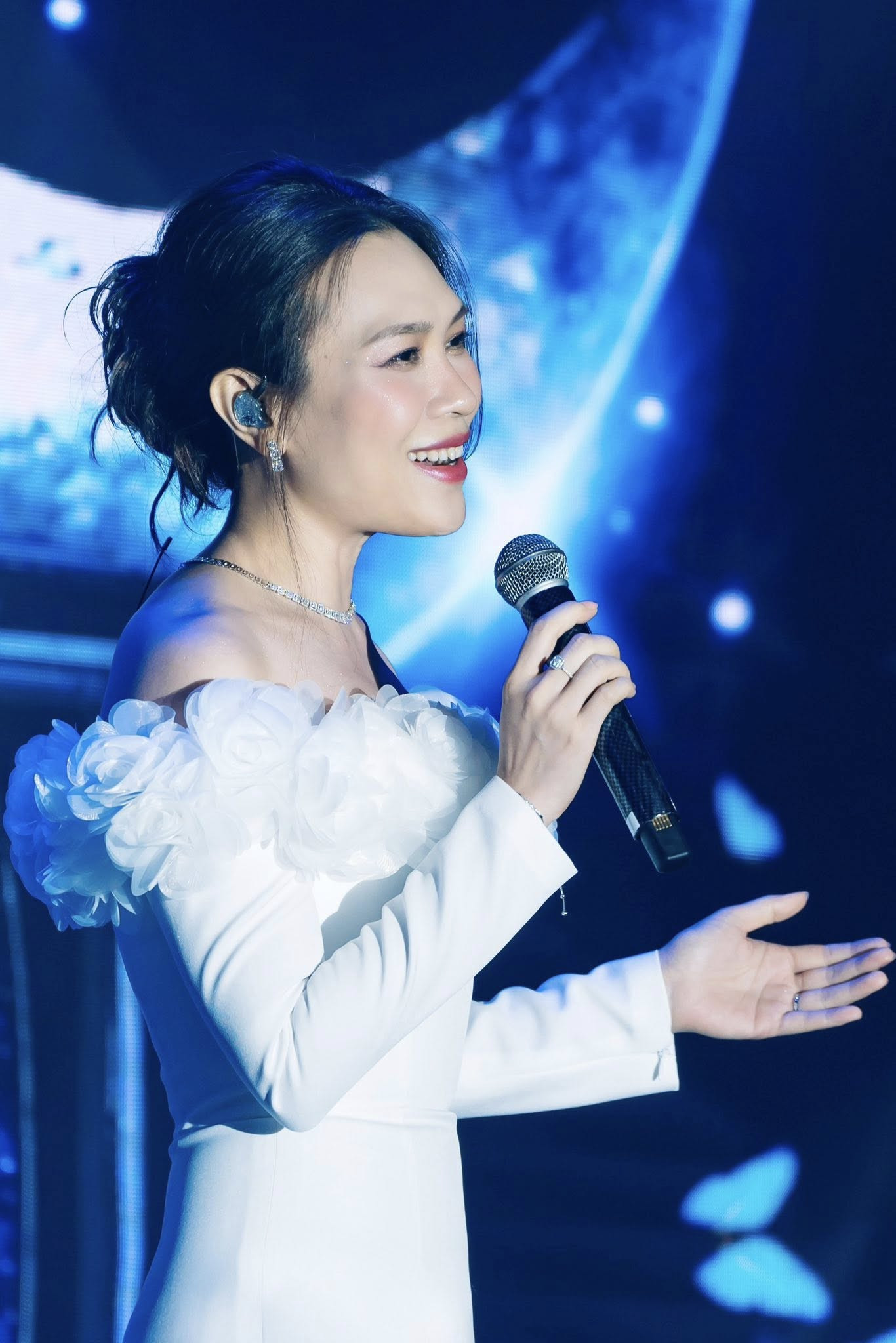 Mỹ Tâm càng ngày càng trẻ nhờ kết thân 1 kiểu ăn, chăm uống 1 loại nước giải nhiệt, giàu collagen của người Việt插图1 Mỹ Tâm càng ngày càng trẻ nhờ kết thân 1 kiểu ăn, chăm uống 1 loại nước giải nhiệt, giàu collagen của người Việt- Ảnh 5.