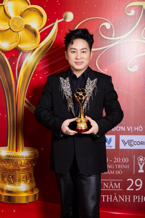 Tùng Dương 2025: Sự nghiệp rực rỡ và thăng hoa - Ảnh 3.