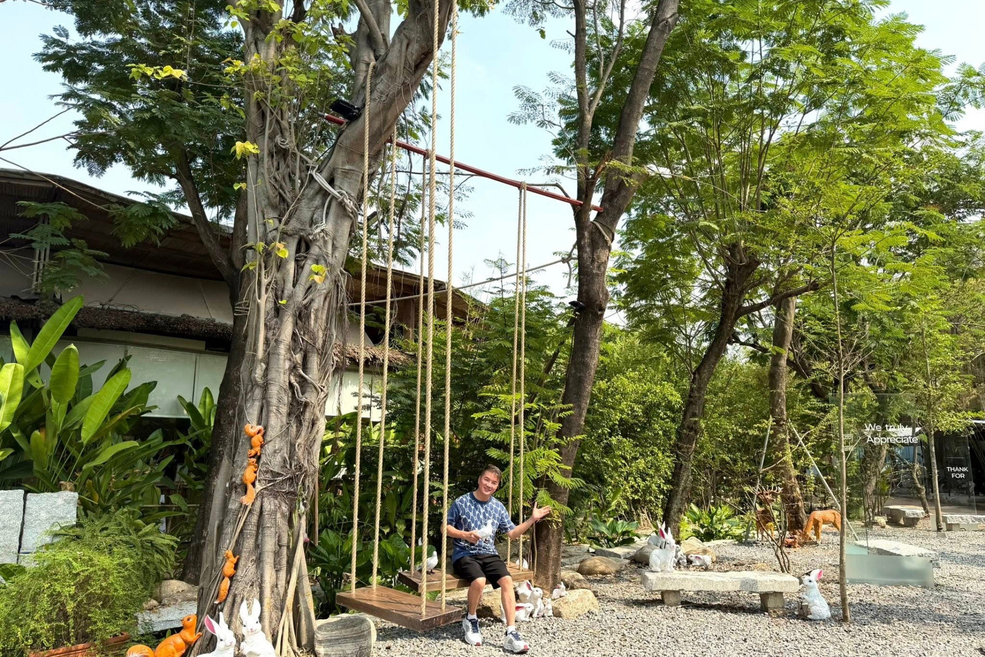 Ca sĩ Đàm Vĩnh Hưng tìm bình yên sau biến cố, mở quán bán cà phê ở tuổi 55 - Ảnh 6.