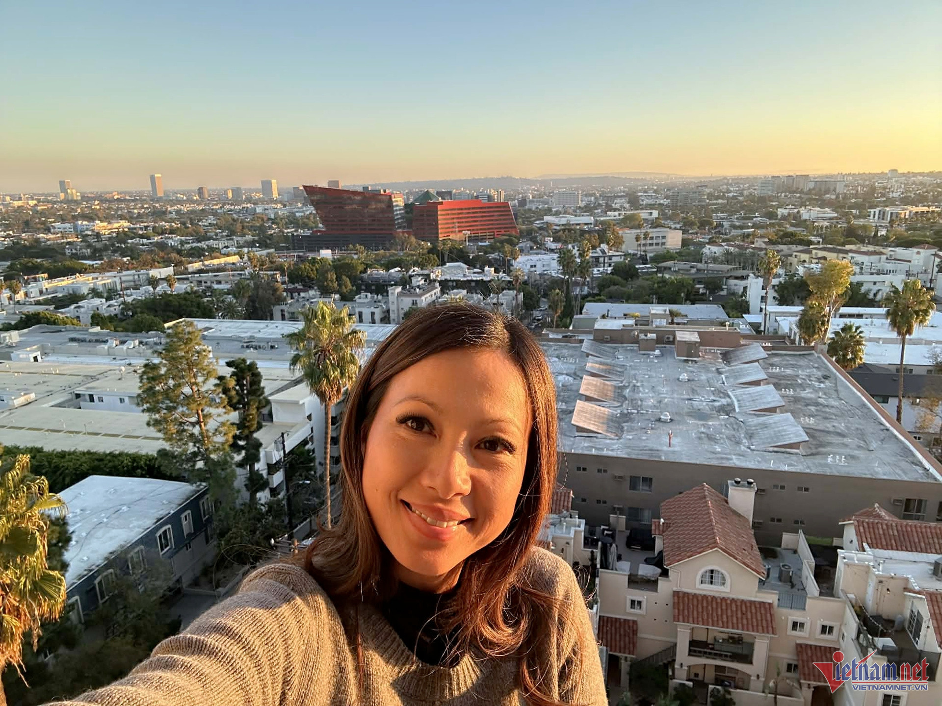 Chung sống không hôn thú, hoa hậu Ngô Mỹ Uyên và chồng giáo sư giữ tiền ra sao?插图2 ngo my uyen4.jpg