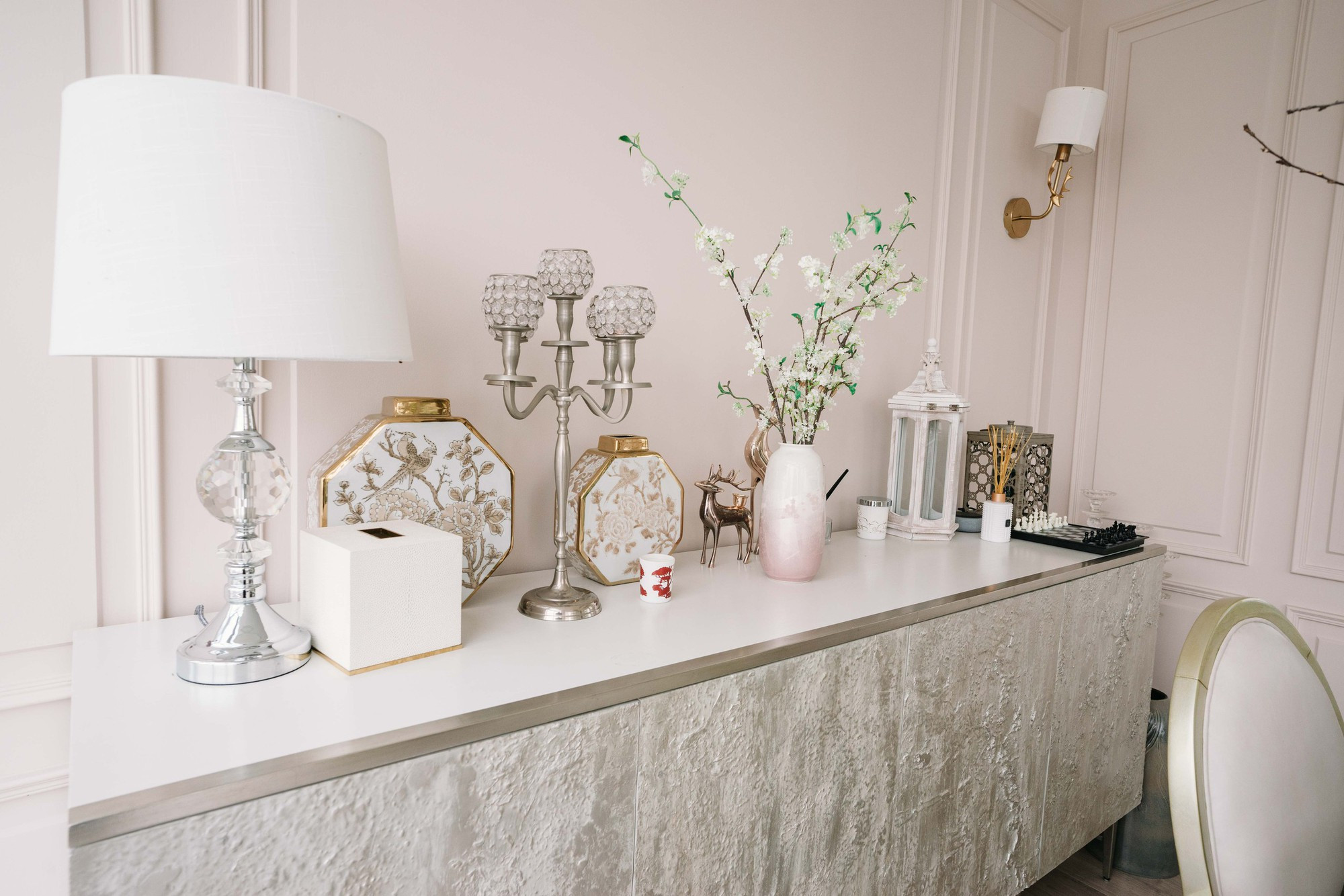 Điểm 'khác thường' trong penhouse lộng lẫy đón Tết sớm của 'nữ hoàng livestream' khiến nhiều người thán phục khi biết lý do- Ảnh 46.