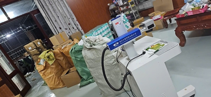 Các phương tiện, máy móc nhóm người trang bị, sử dụng để sản xuất thuốc và thực phẩm chức năng giả. (Ảnh: Công an Thanh Hoá)