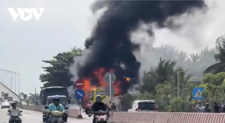 Đến cuối giờ chiều cùng ngày, đám cháy đã được dập tắt hoàn toàn.