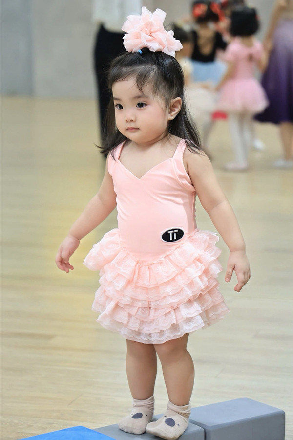 Lisa nhà Khánh Thi - Phan Hiển lần đầu diễn sân khấu , gây sốt cộng đồng mạng - Ảnh 5.