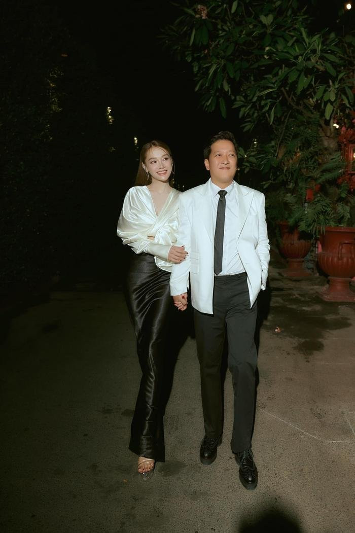 'Mẹ 3 con' Nhã Phương nổi cơ bụng sau sinh 14 ngày, ai cũng nhớ tới thực đơn giảm cân kinh điển cô từng theo đuổi插图5 Nhã Phương và thực đơn giảm cân thần tốc sau sinh: Bí quyết lấy lại vóc dáng trong 14 Ngày - Ảnh 6.