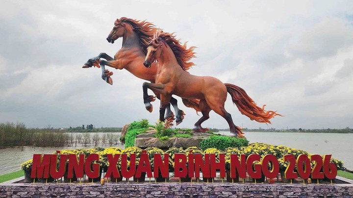 Lộ diện cụm linh vật ngựa khổng lồ ‘phi nước đại’ ra biển đón Tết 2026插图7