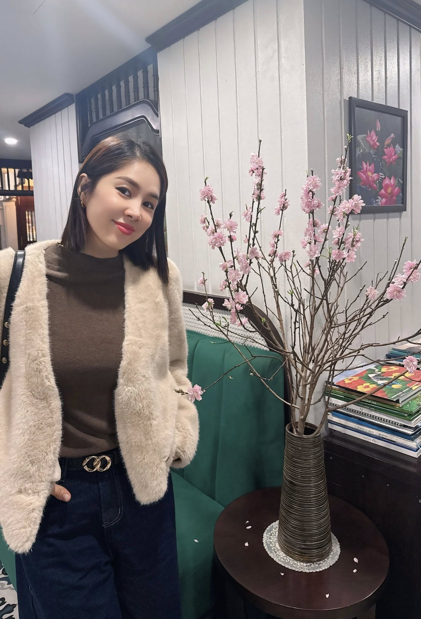 vo chong le phuong tan huong khong khi tet som o ha noi b4943610c7dd4a30825aecf21c05faf9 544.jpg