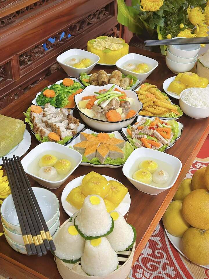 Gợi ý mâm cỗ mặn cúng rằm tháng Giêng tại nhà. (Ảnh: Đỗ Thu Ngọc)
