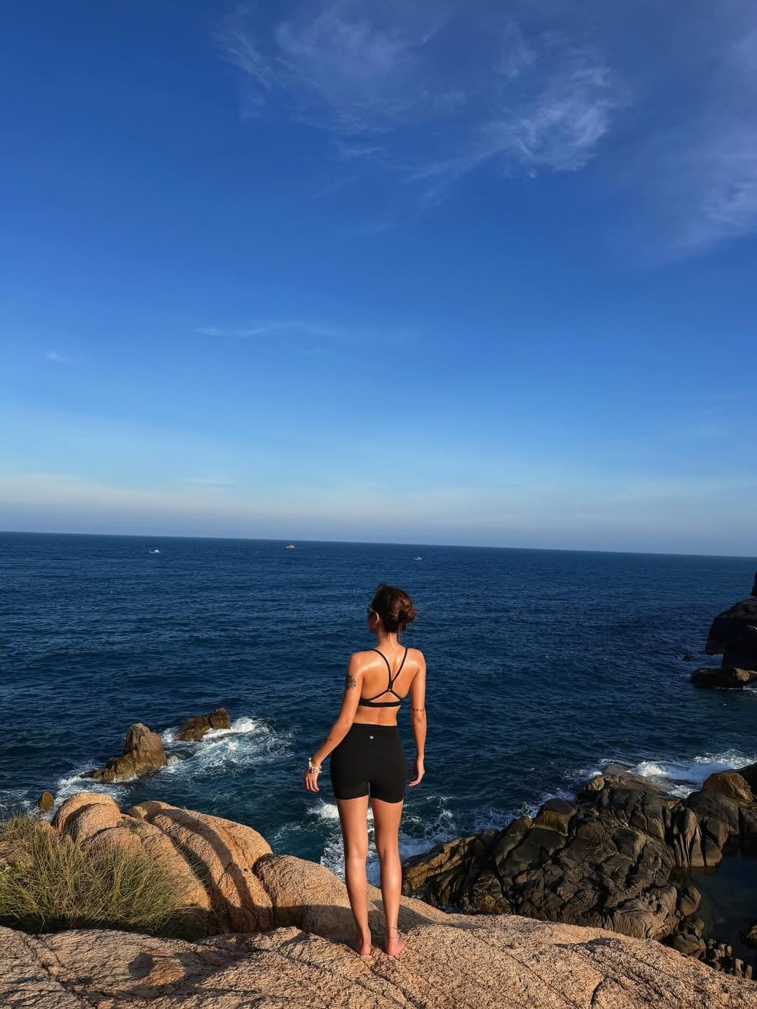 Phương Ly diện bikini, khoe da rám nắng khi nghỉ dưỡng đầu xuân插图4 Phương Ly diện bikini, khoe da rám nắng khi nghỉ dưỡng đầu xuân插图4