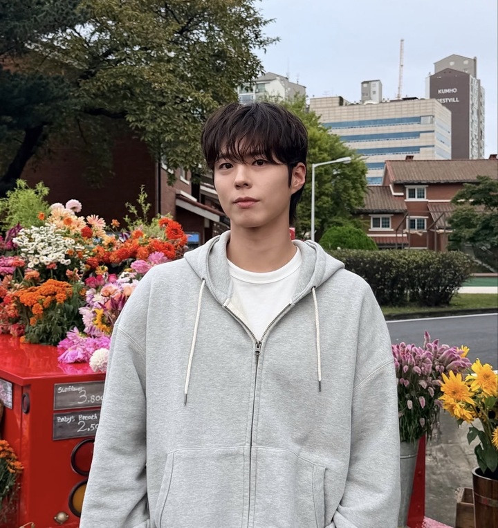 Điều ít biết về 'nam thần châu Á' đóng chính phim cổ trang có Trấn Thành插图4 Nam diễn viên kín tiếng đời tư, chưa từng công khai mối tình nào.