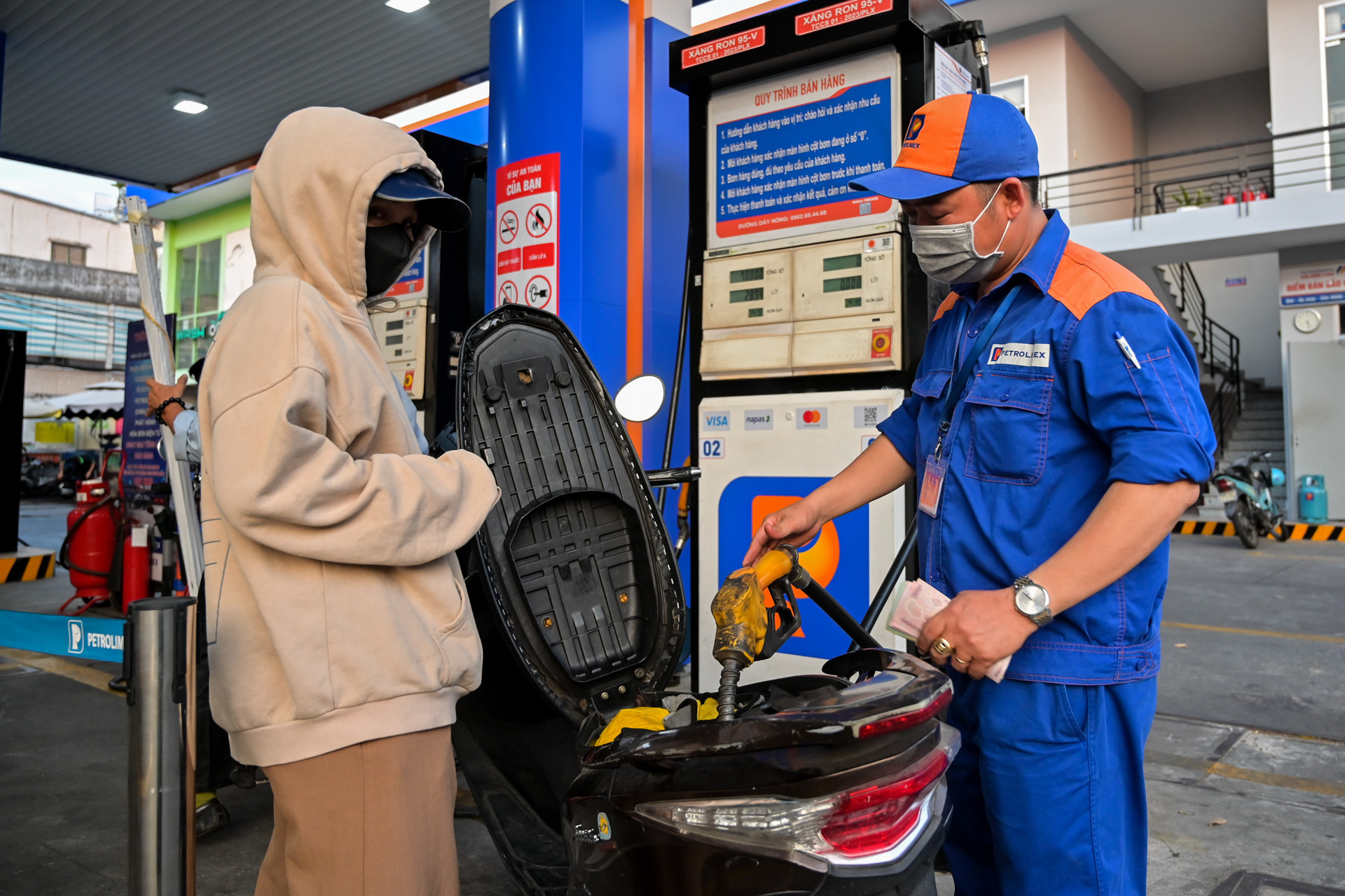 xăng dầu_ nguyễn huế 6.jpg