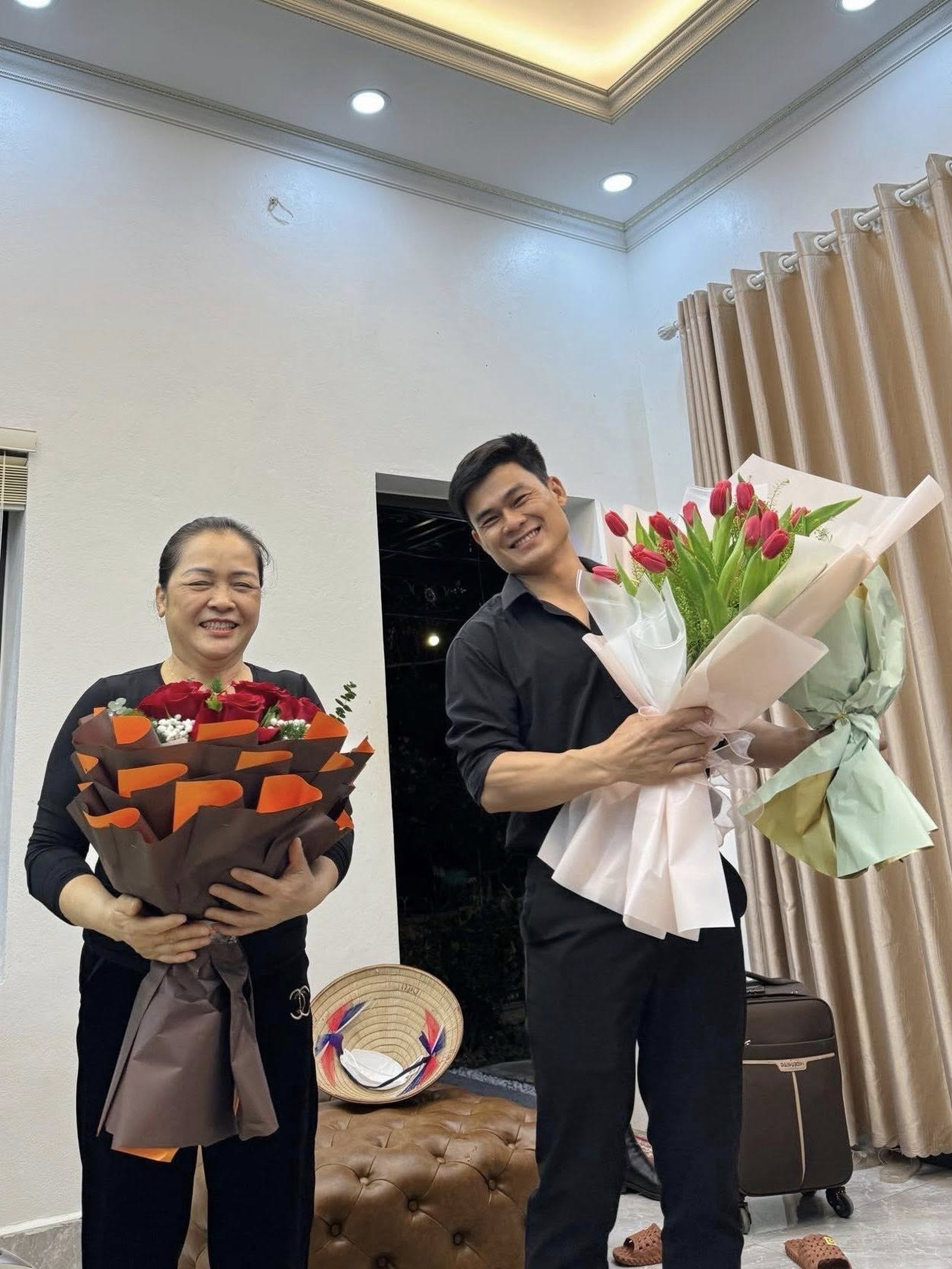 Tổ ấm hơn 1 . 000 M2 của Hòa Minzy và Văn Cương: Hạnh phúc bên gia đình - Ảnh 11.