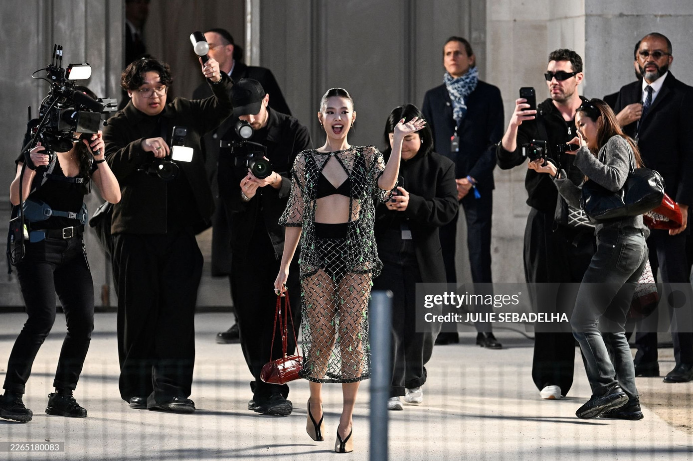 paris-fashion-week-chanel-jennie-kim-zhtdbbhd-vf-c.jpg
