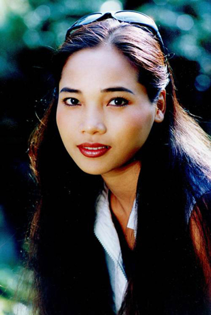 NSƯT Lê Vi sở hữu vẻ đẹp đài các, dịu dàng, là mỹ nhân màn ảnh một thời.