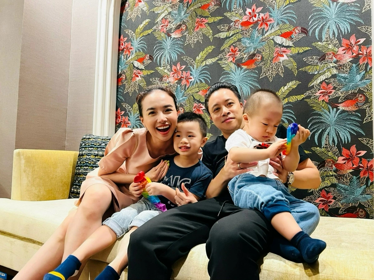 victor vu va Dinh ngoc diep ky niem 10 nam cuoi hinh anh 7