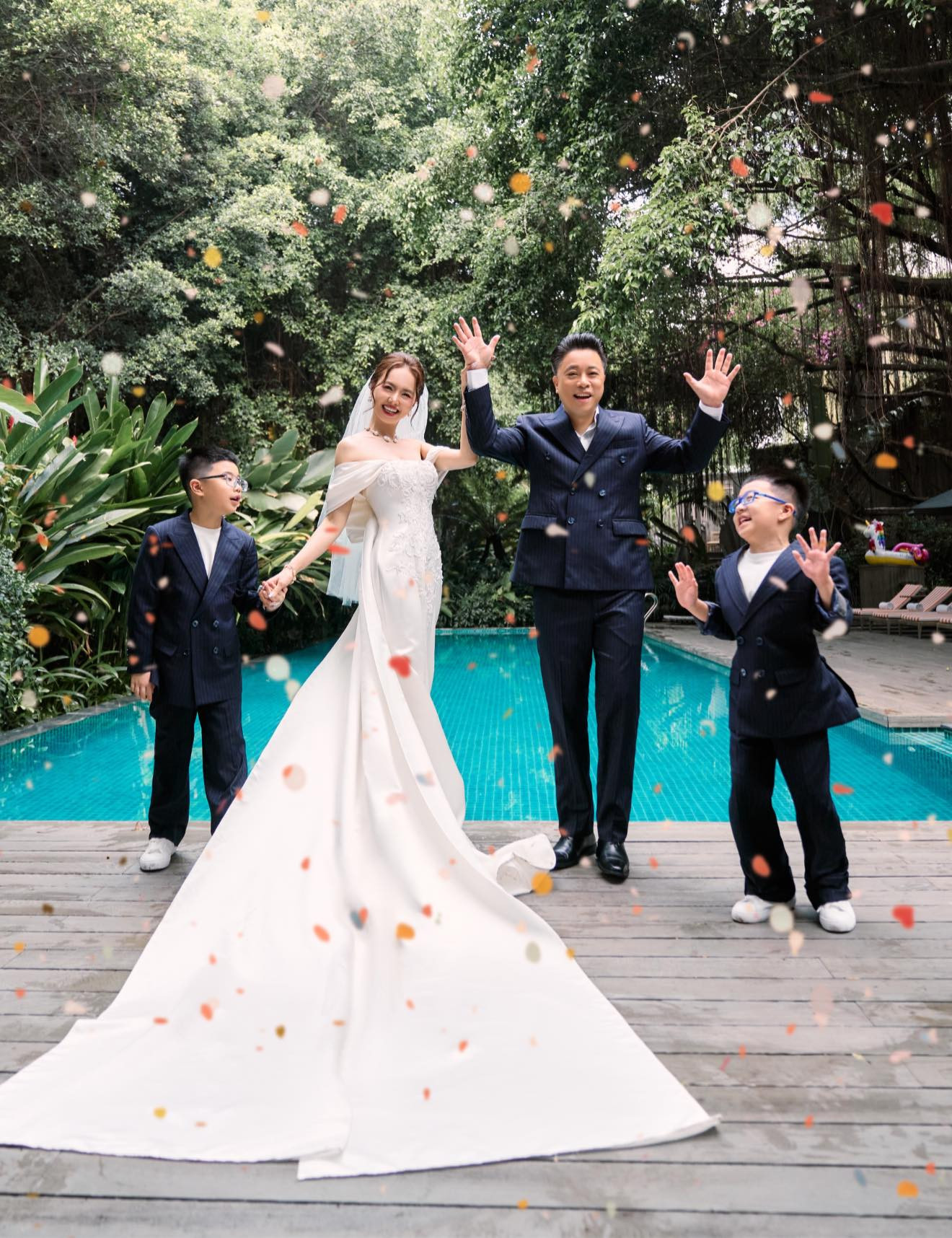 10 năm hôn nhân hạnh phúc của đạo diễn trăm tỷ phim Việt bên vợ là hoa khôi插图 Đinh Ngọc Diệp - Victor Vũ: 10 năm hôn nhân 'đúng người' - Ảnh 2.