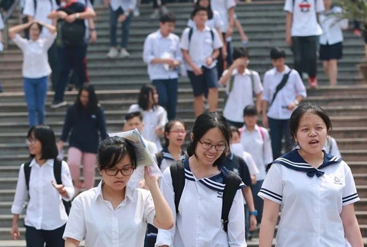 Bỏ điều kiện nơi thường trú khi thi vào lớp 10: Cởi trói hay tăng áp lực?插图1 Ảnh nh họa