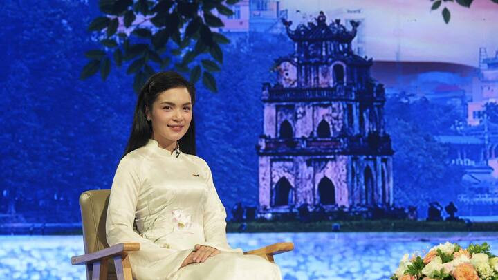 Chị gái Hòa Minzy: 'Chị Kính Hồng' nổi tiếng trên VTV, nay làm giám đốc插图2 MC Nguyễn Hằng dẫn dắt các chương trình văn hoá trên VTV.