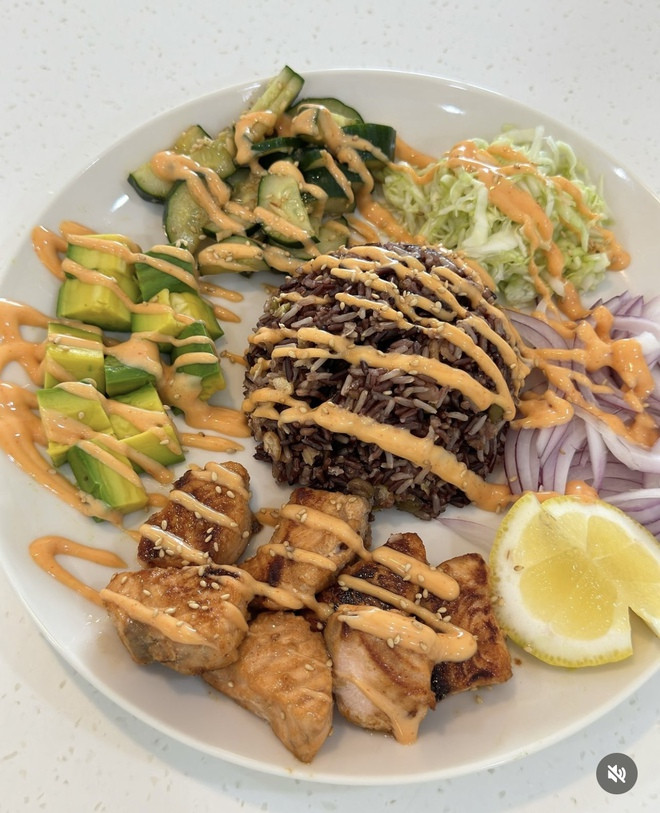 Hoa hậu Kỳ Duyên và những món ăn healthy tại bữa tiệc tại gia 2026 - Ảnh 8.