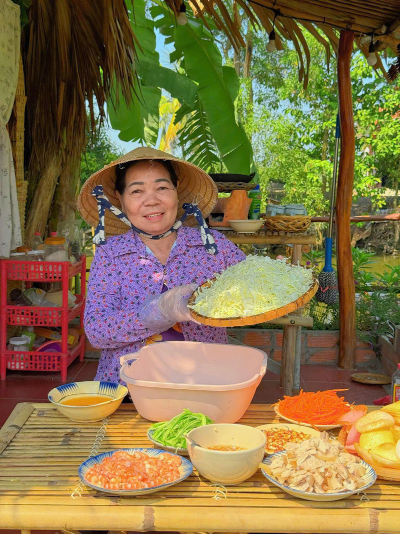 Mất mẹ khi 5 tuổi, chàng trai Tây Ninh được bác dâu yêu thương, cho đất cất nhà插图1 anh 2.jpg
