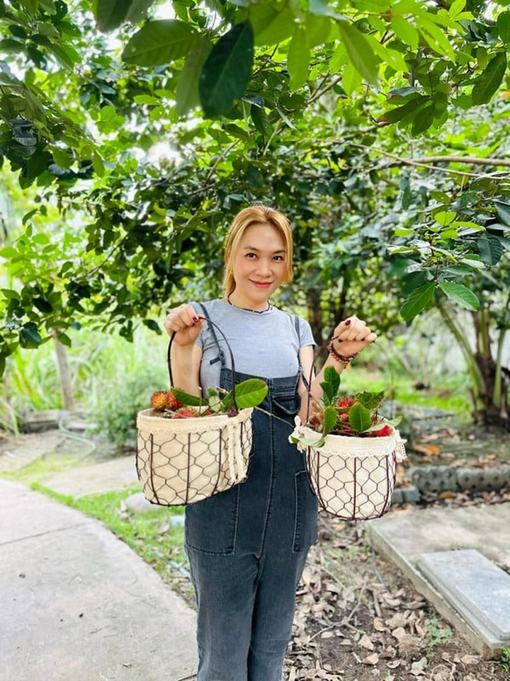 Mỹ Tâm ở tuổi 45: Sống kín tiếng, giàu có, chờ đón 'định mệnh'插图2 Mỹ Tâm ở trong nhà vườn rộng nghìn m2 ở Củ Chi, TP.HCM.