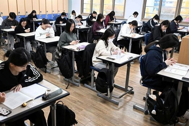 Bức tranh “bạn thân” của nữ sinh tiểu học khiến cô giáo lặng người: Phía sau là câu chuyện nhiều phụ huynh phải suy ngẫm插图1