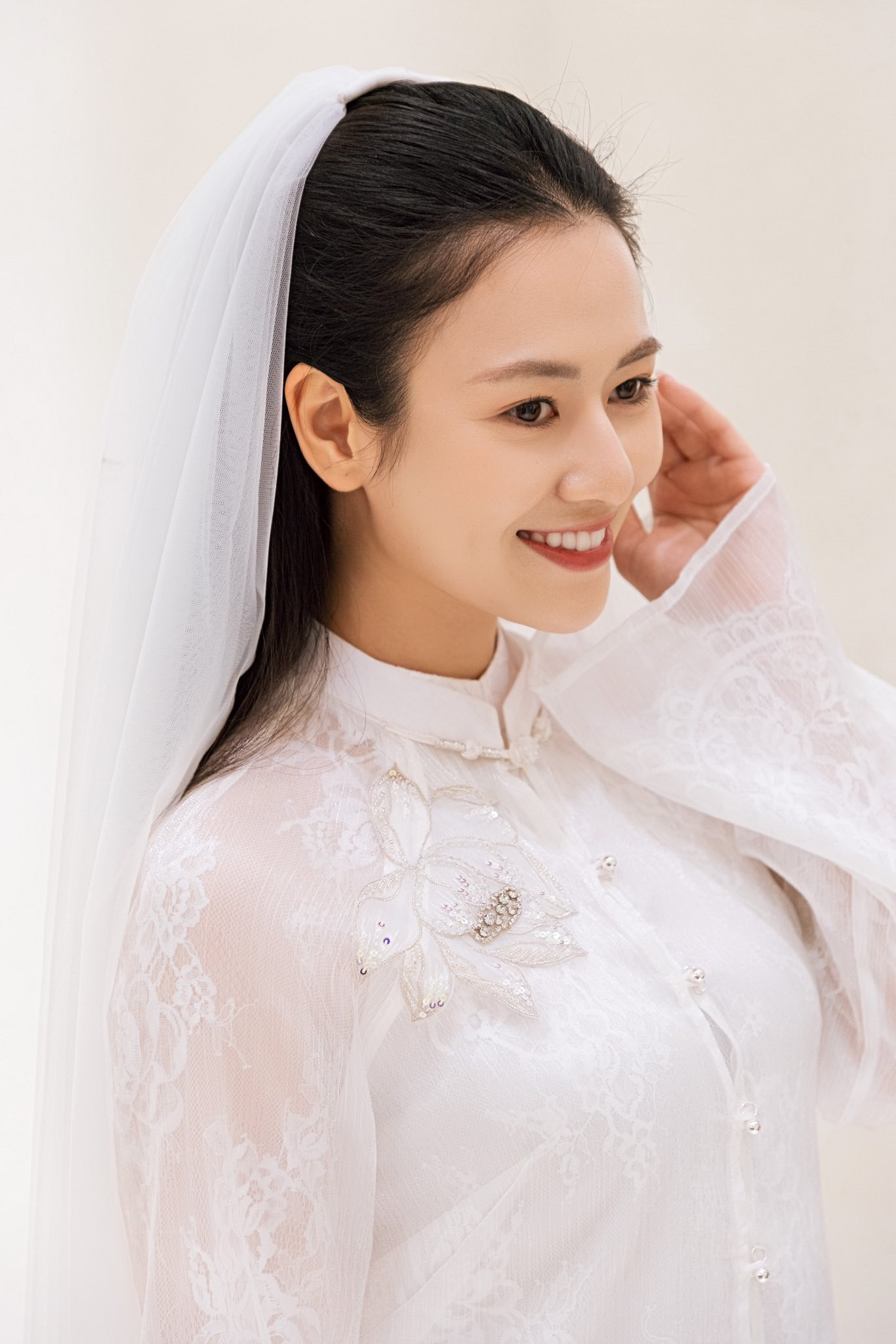 Việt Hoa xinh đẹp trong lễ ăn hỏi - Ảnh 4.