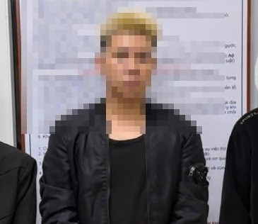 Đường dây mại dâm nam giá 5 triệu đồng/đêm, livestream cảnh nóng giá 500 ngàn đồng/30 phút插图 Đường dây mại dâm nam giá 5 triệu đồng/đêm, livestream cảnh nóng với khách - Ảnh 1.