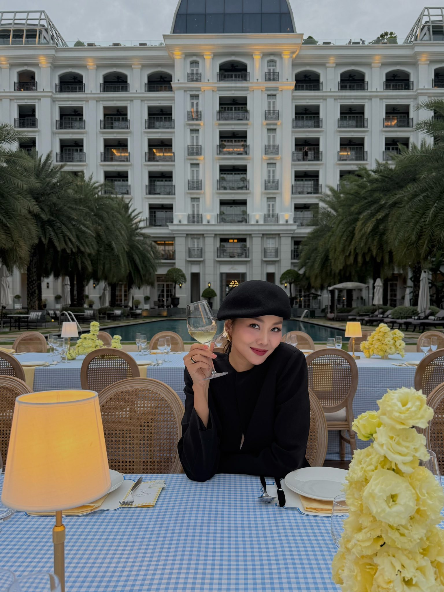 Siêu mẫu Thanh Hằng gây ấn tượng với vòng eo 43 tuổi gợi cảm và quyến rũ - Ảnh 5.