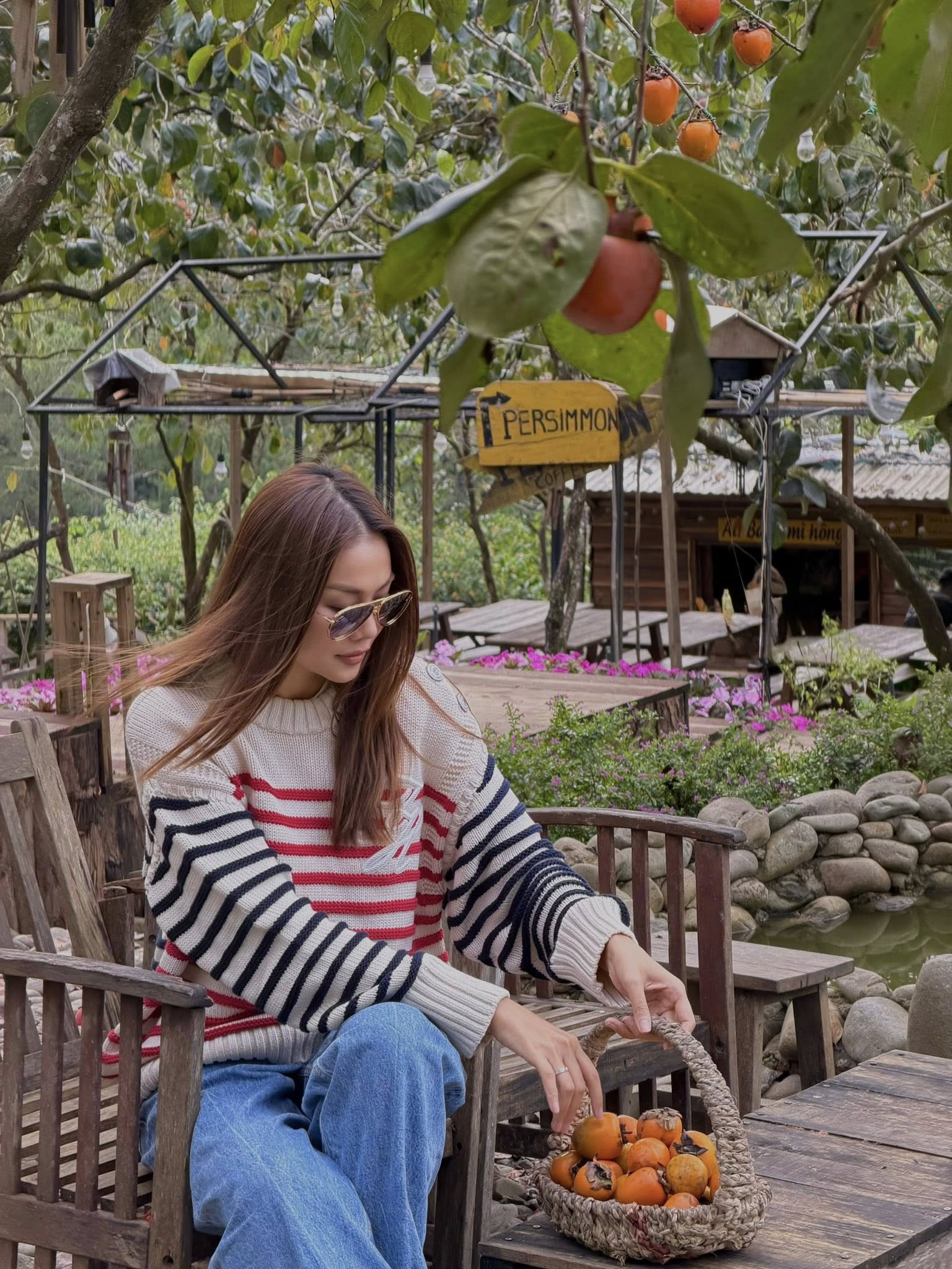 Siêu mẫu Thanh Hằng gây ấn tượng với vòng eo 43 tuổi gợi cảm và quyến rũ - Ảnh 6.