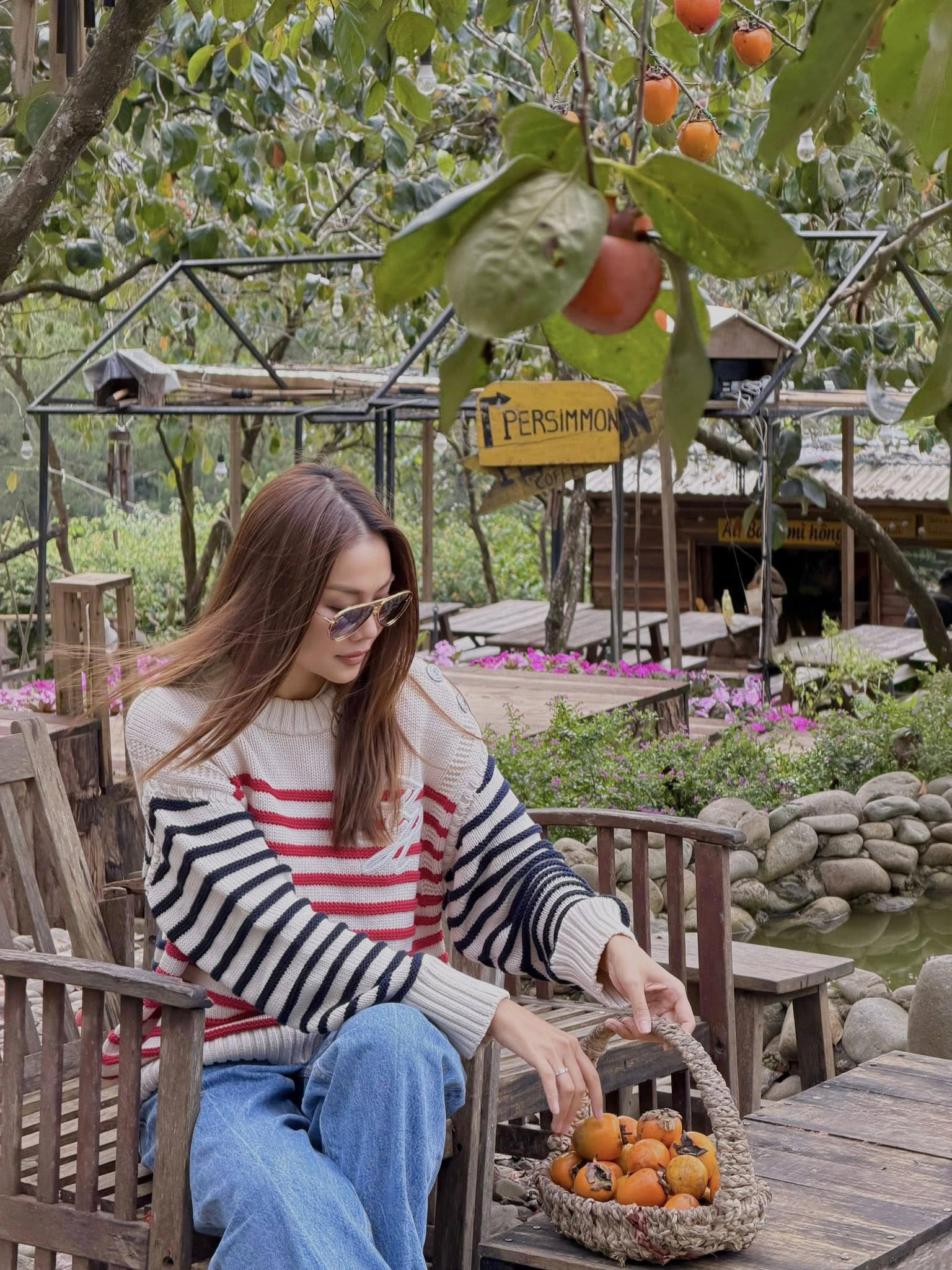 Hé lộ cuộc sống trong biệt thự bề thế rộng 1.000m2 của siêu mẫu sở hữu đôi chân dài cực phẩm- Ảnh 10.