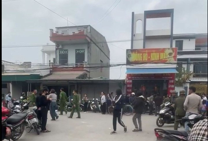 Cơ quan công an đang phong tỏa hiện trường vụ việc.