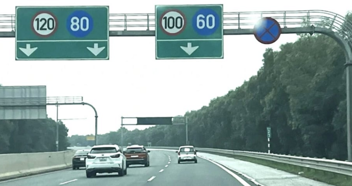 Tốc độ khai thác tối thiểu cho phép trên đường cao tốc là 60 km/h. (Ảnh minh họa)