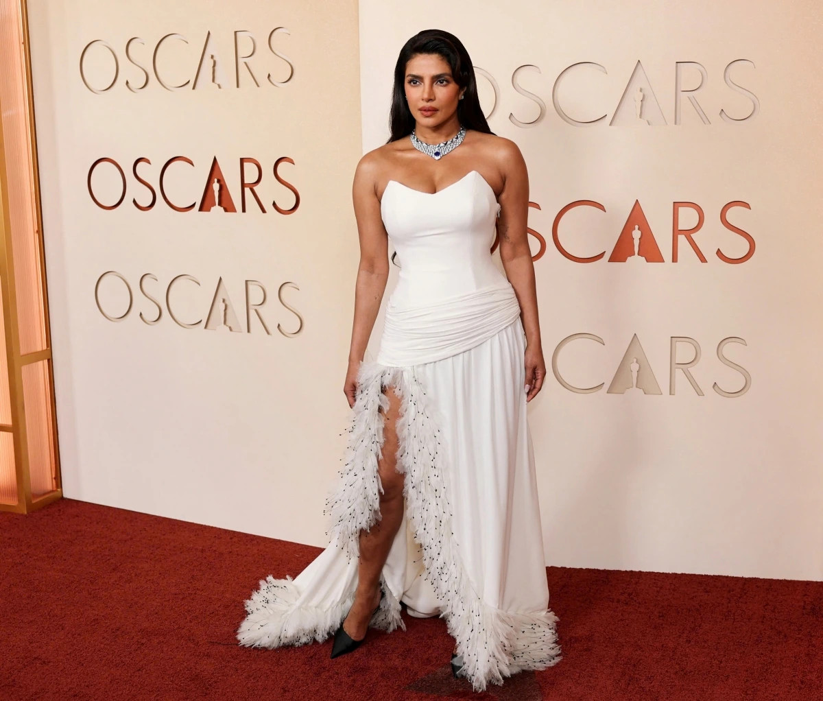 12 bo trang phuc gay that vong tren tham do oscar 2026 hinh anh 9