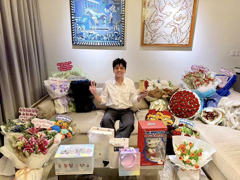 Hoa hậu Lương Thuỳ Linh vai trần gợi cảm, Siu Black nhảy sung sau 3 tháng chạy thận插图4 651260418 1467311931428245 4416681977425898161 n 1773657986.jpg