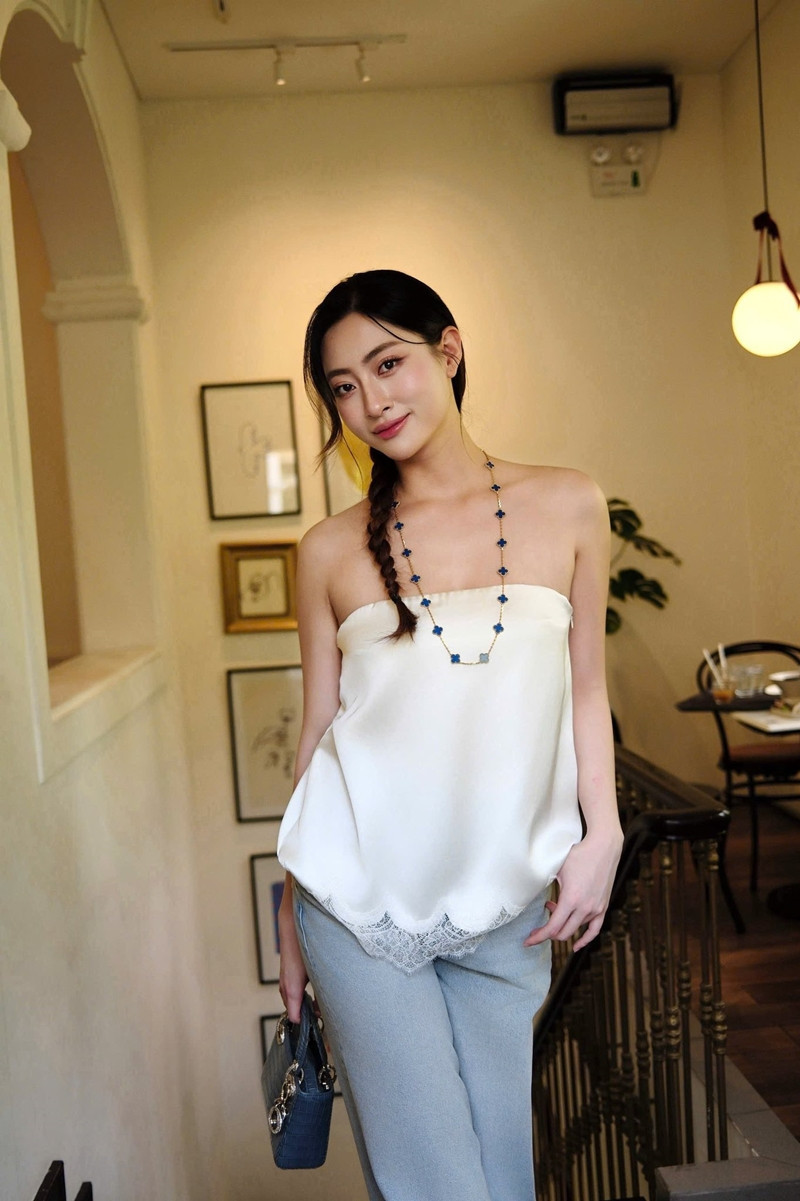 Hoa hậu Lương Thuỳ Linh vai trần gợi cảm, Siu Black nhảy sung sau 3 tháng chạy thận插图8 Luong Thuy Linh.jpg