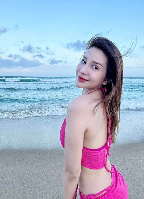 Khả Như biến hóa phong cách, ngày càng gợi cảm - Ảnh 8.