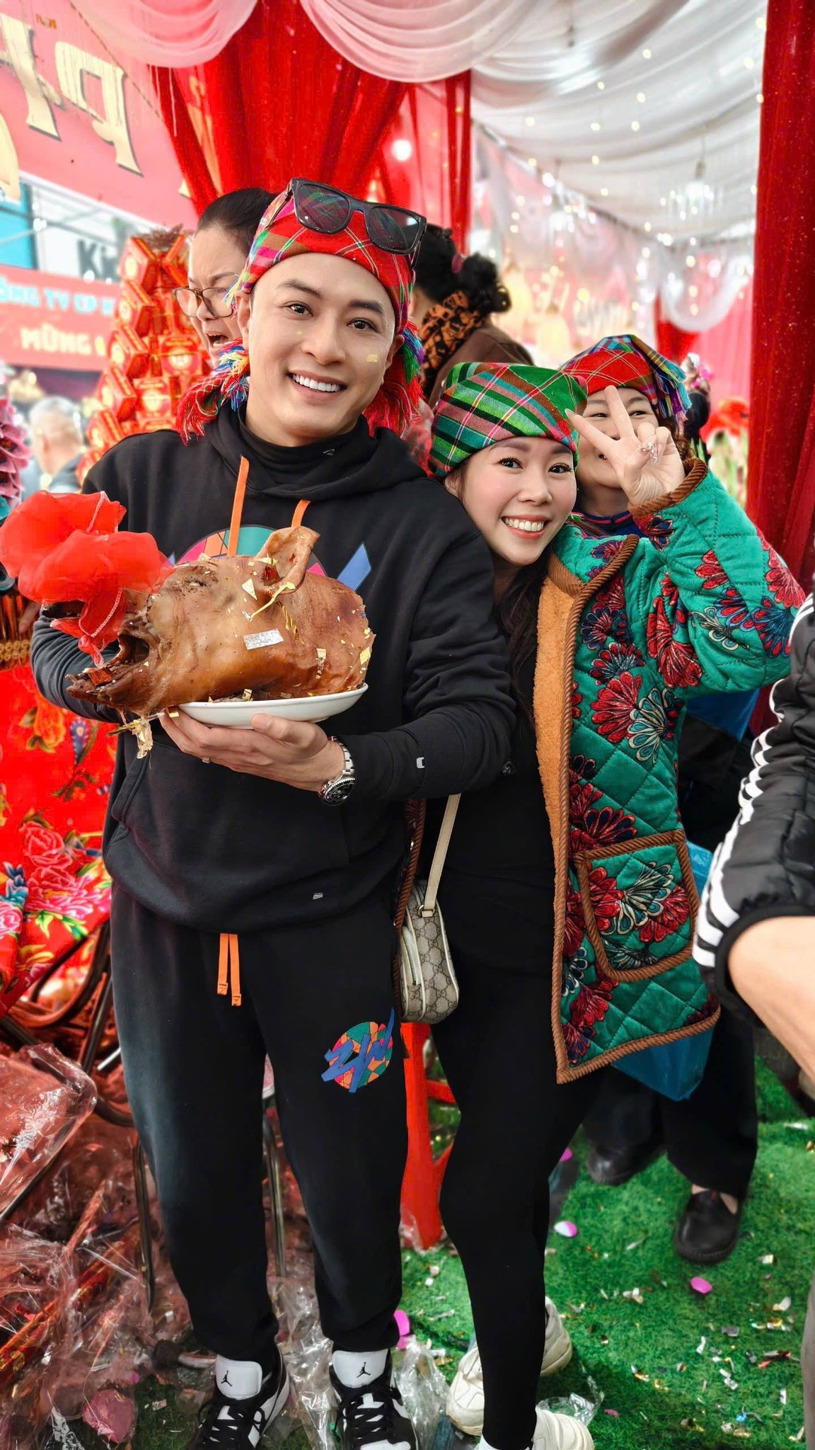 'Phi công trẻ' - luật sư Khang phim 'Đồng hồ đếm ngược' có hạnh phúc viên mãn bên vợ con - Ảnh 8.