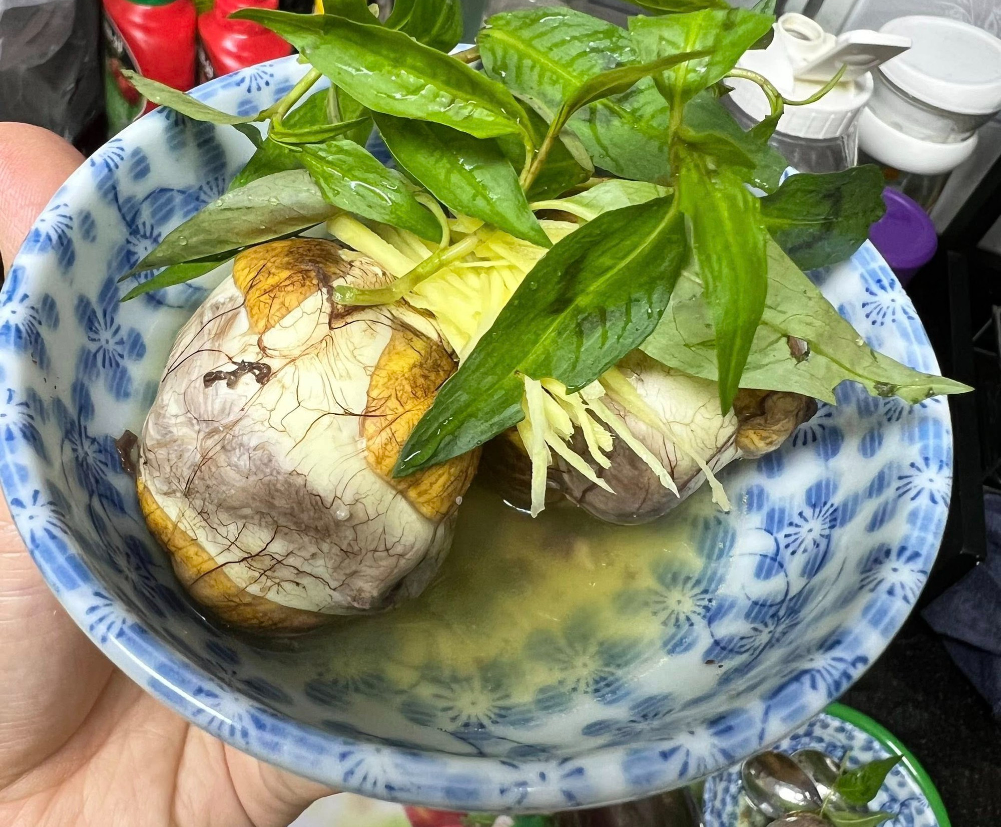 3 lưu ý khi ăn trứng vịt lộn để thực sự bổ dưỡng và tránh rủi ro sức khỏe- Ảnh 1.