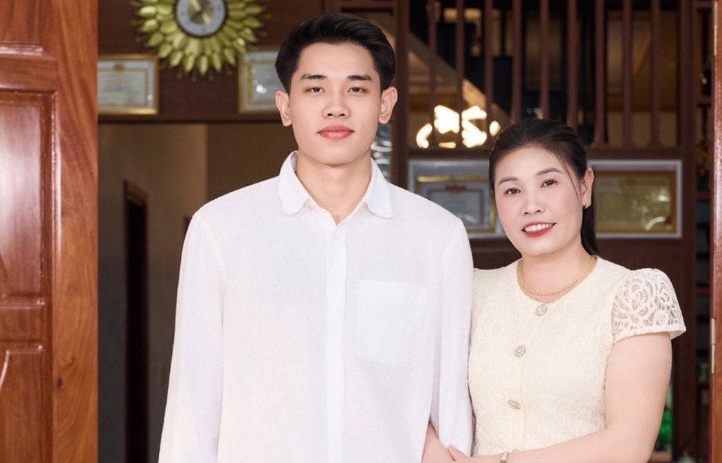 Đình Bắc tiếp tục hé lộ hình ảnh ngôi nhà xây báo hiếu bố mẹ ở Nghệ An, một chi tiết cho thấy ngày dọn vào ở đã rất gần插图3