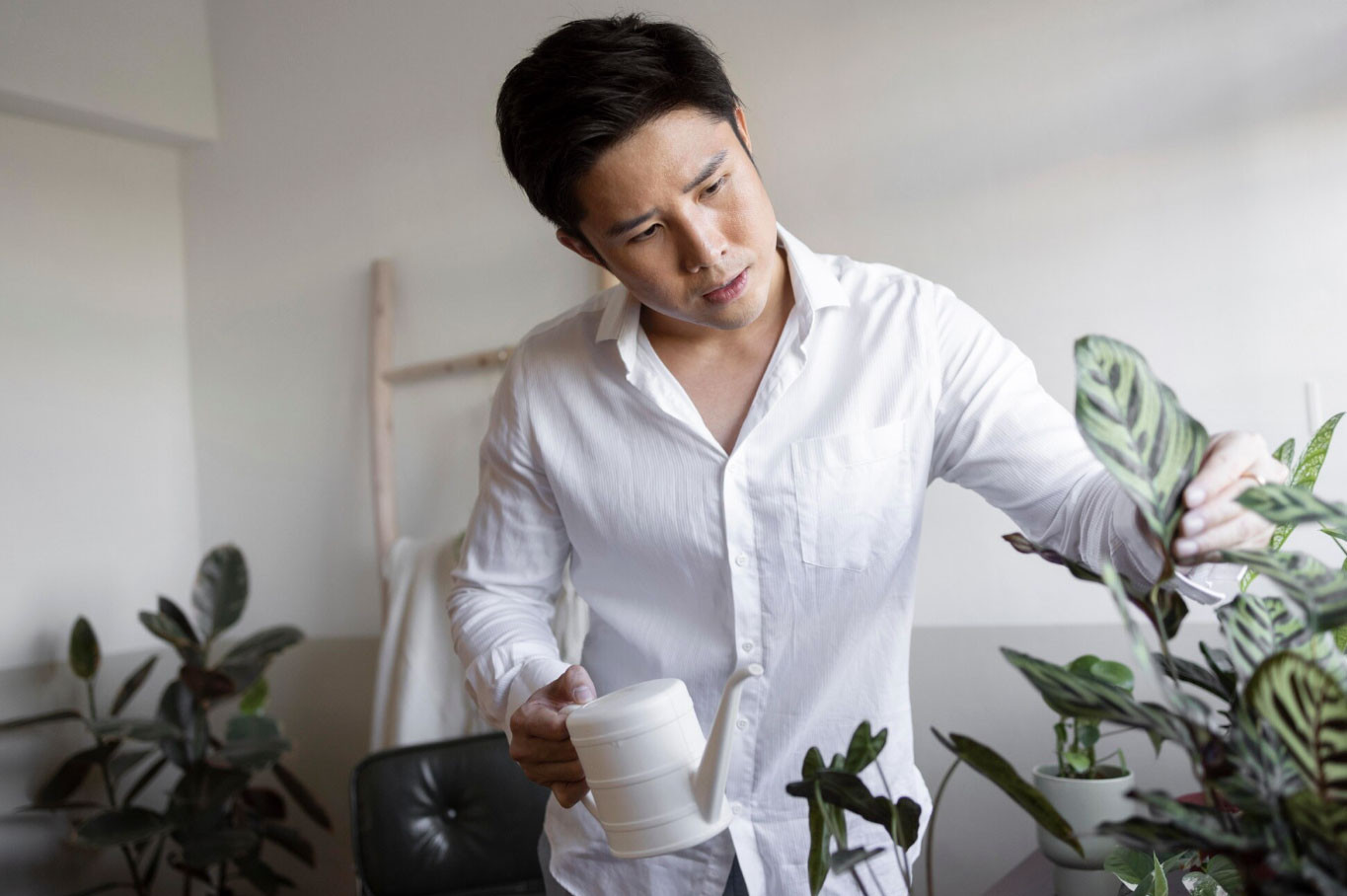 Ít nói nhưng nghĩ rất nhiều: Những cung hoàng đạo không dễ mở lòng - Ảnh 1.