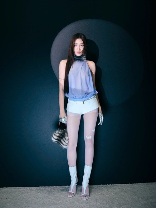 Thúy Ngân gây ấn tượng với gu thời trang quyến rũ - Ảnh 6.