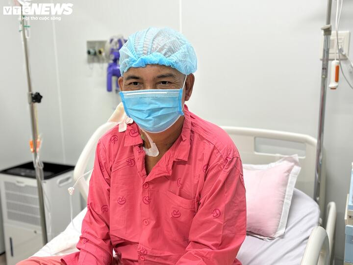 Ông Huỳnh Trọng Nghĩa đã nhập viện 3 tuần, trải qua nhiều gia đoạn điều trị, sức khoẻ ông được đánh giá tiến triển tốt.