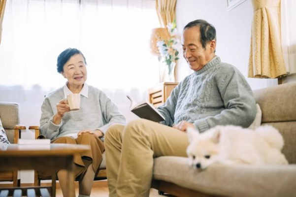 Sau khi nghỉ hưu, ngày nào tôi cũng về nhà, cho đến khi mẹ nói một câu khiến tôi lặng người - Ảnh 2.