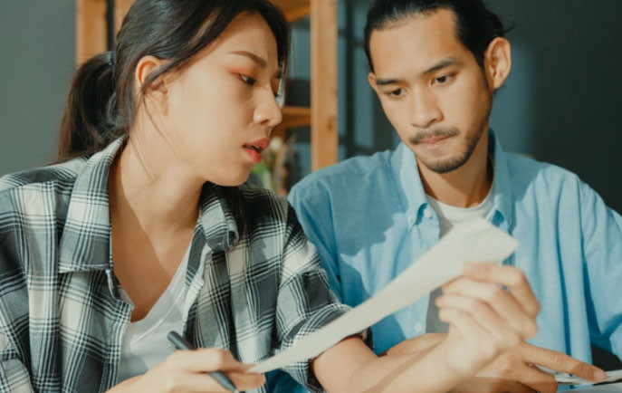 Chồng âm thầm chuyển tiền đến tài khoản lạ suốt nhiều năm: Sự thật phía sau khiến vợ bật khóc - Ảnh 1.