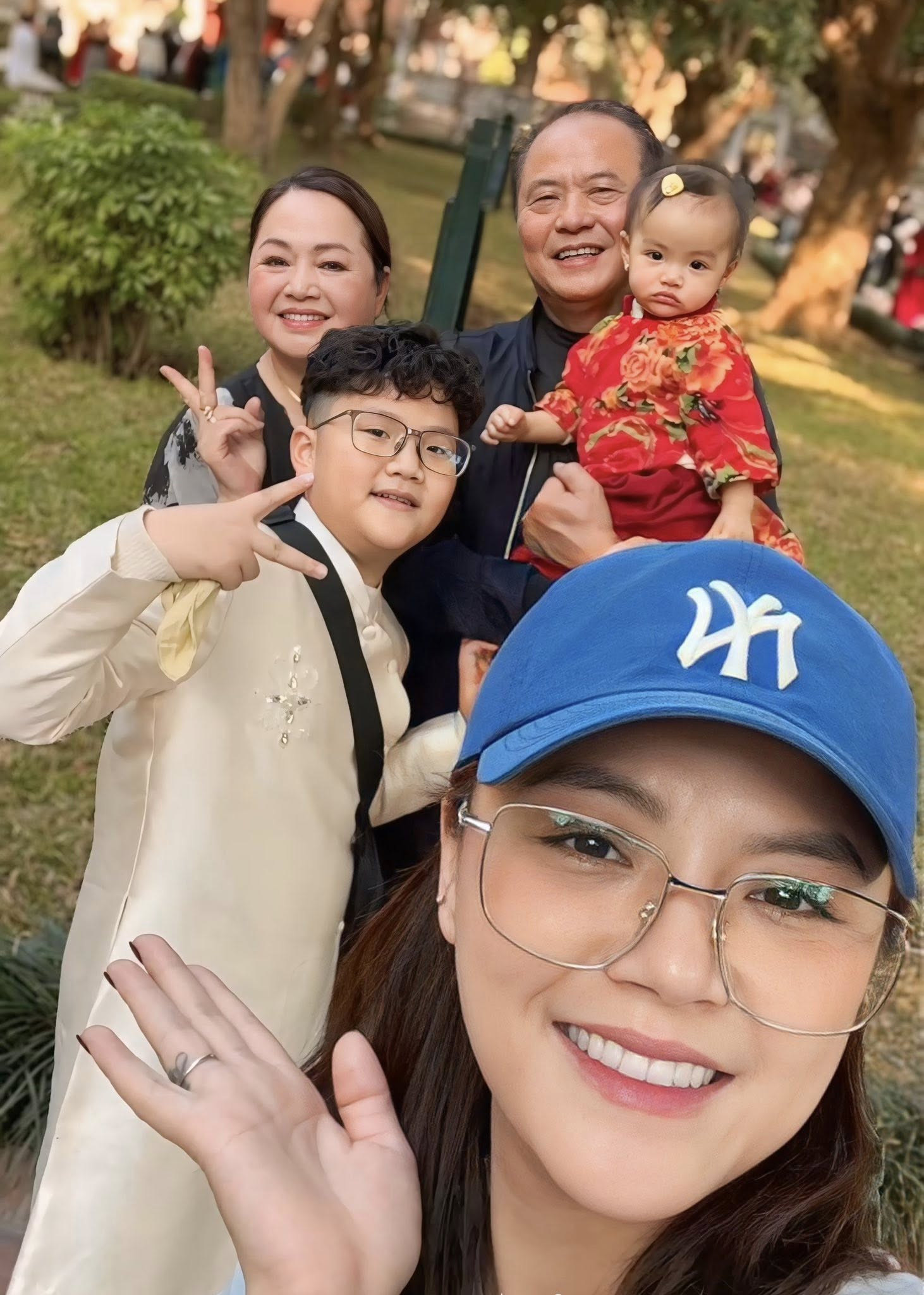 Ảnh 'thùy mị nết na' của Thị Tằm - con gái Thu Quỳnh - Ảnh 10.