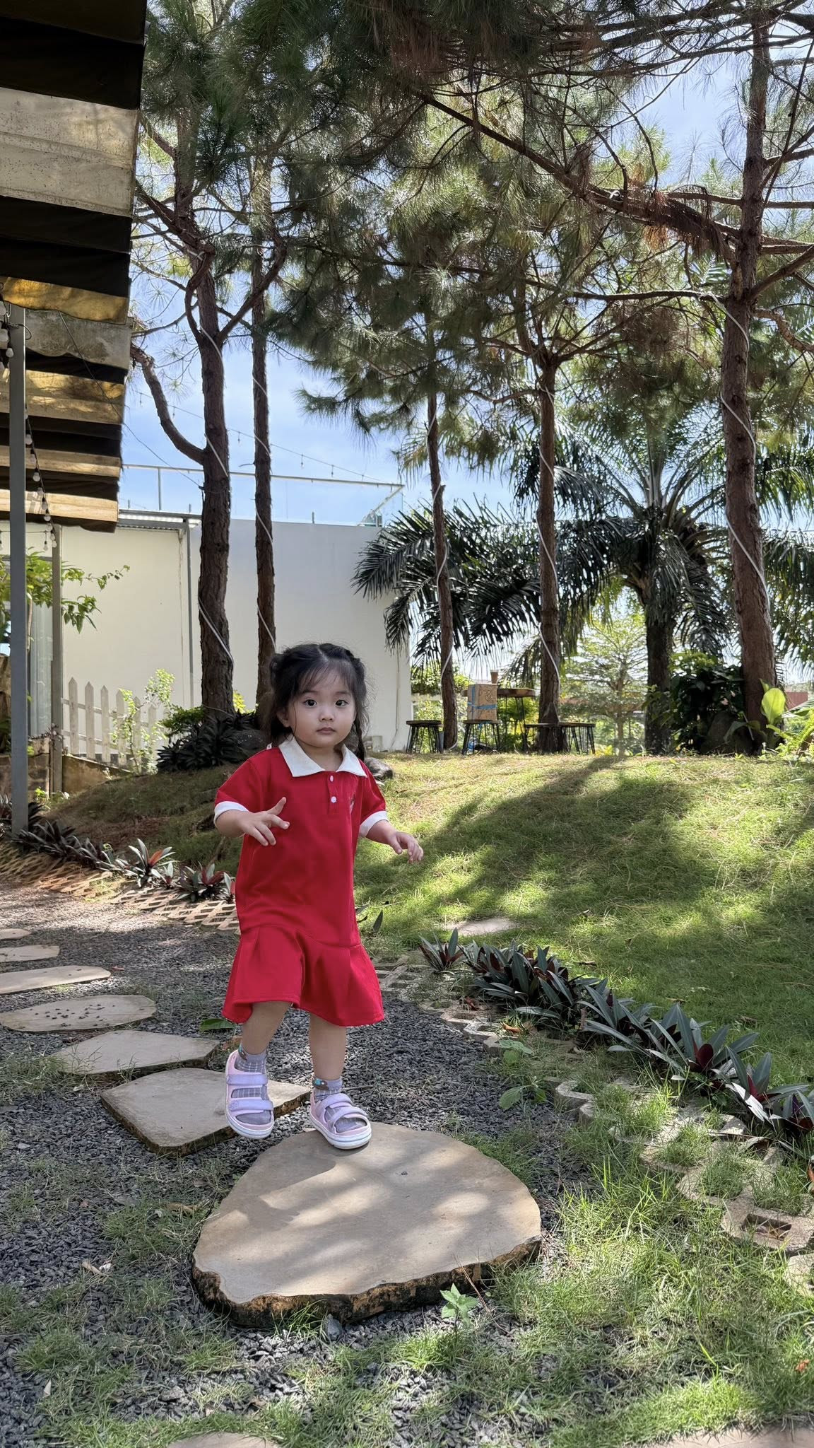 Lisa - con gái út nhà Khánh Thi - Phan Hiển khiến bố bị 'lu mờ' - Ảnh 7.