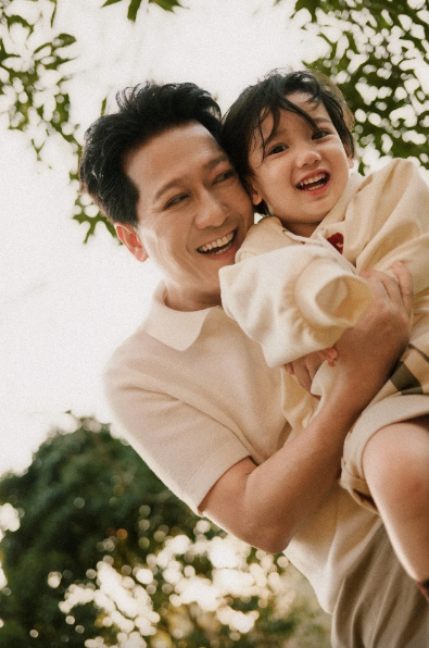 Trường Giang gục ngã khi đưa con trai đi bệnh viện: 'Ba ước có thể đánh đổi điều gì đó…'插图 Trường Giang gục ngã khi đưa con trai đi bệnh viện: 'Ba ước có thể đánh đổi điều gì đó...' - Ảnh 1