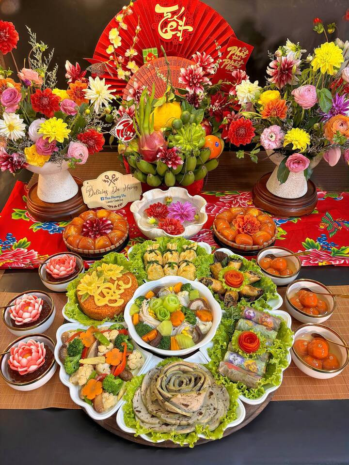 Vì sao nói 'cúng cả năm không bằng rằm tháng Giêng'?插图 Mâm cỗ chay được chuẩn bị tươm tất, đủ đầy cúng rằm tháng Giêng. (Ảnh: Thu Huong Vu)