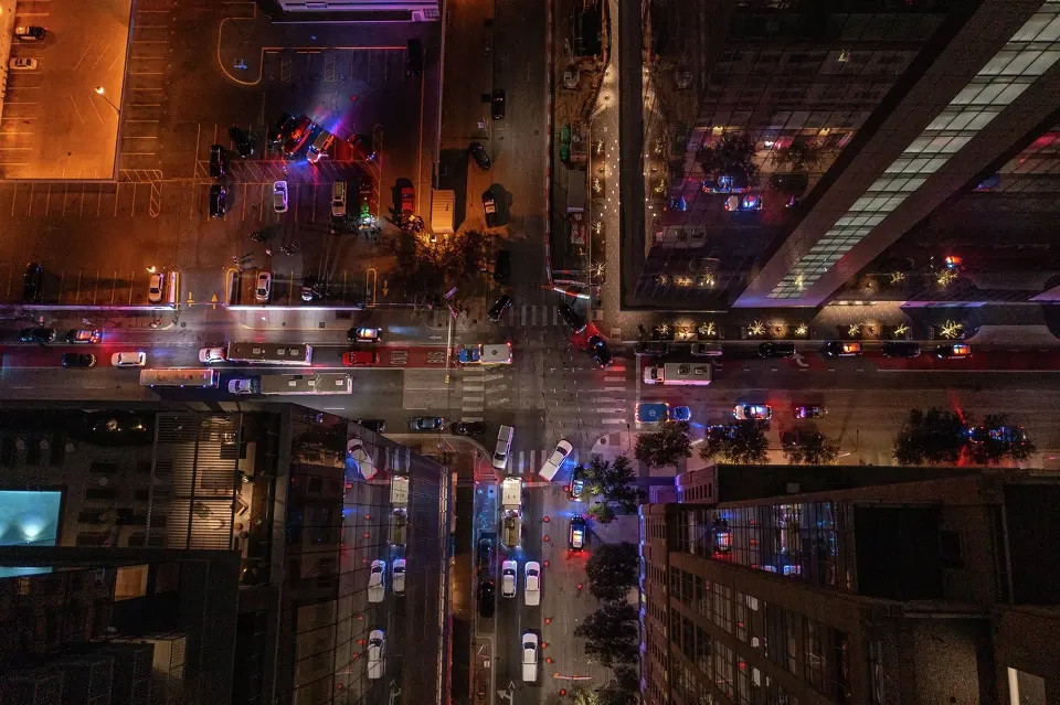 Xả súng ở Austin, 3 người chết, 17 người bị thương - Ảnh 2.